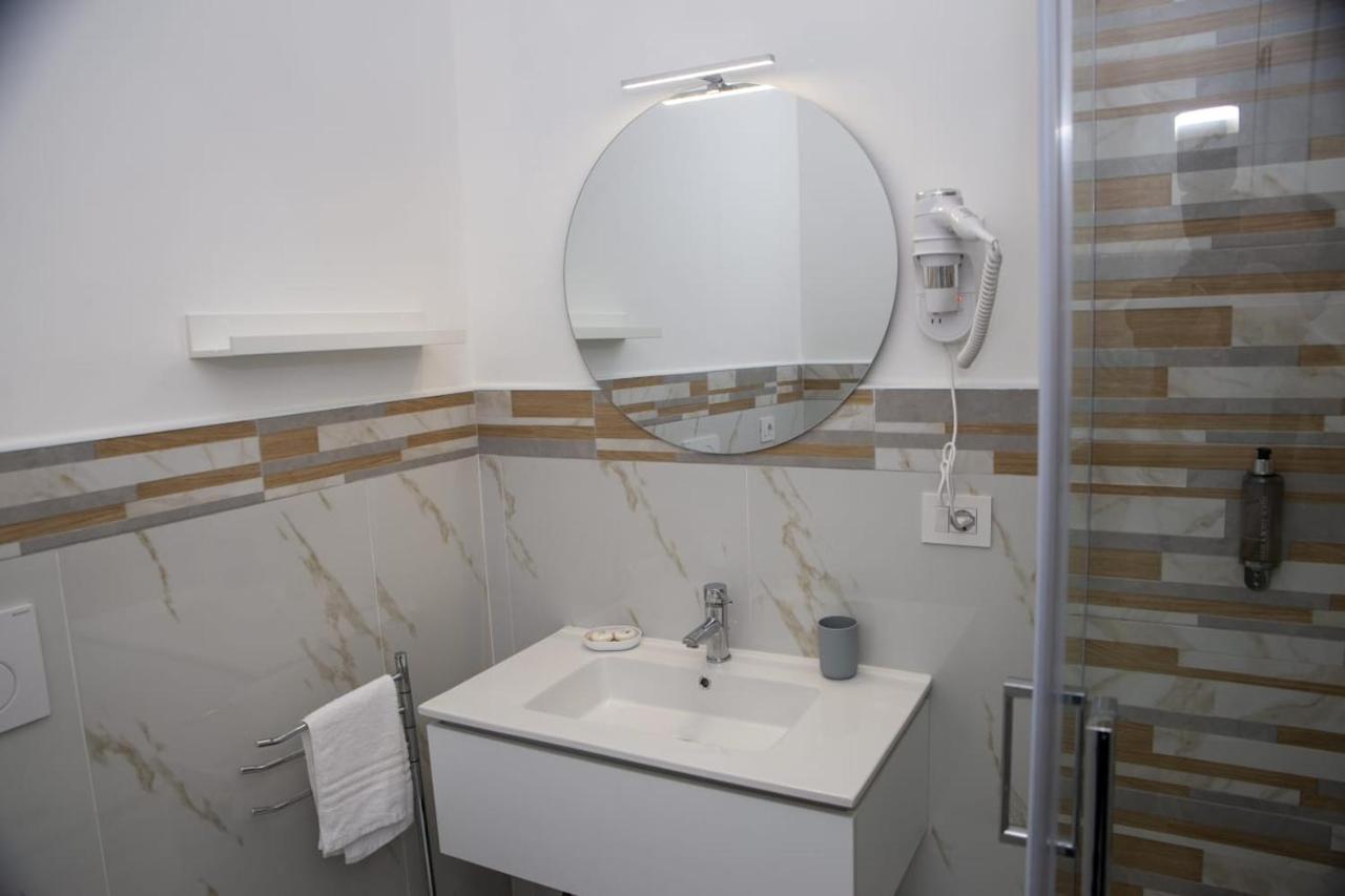 Quinto Apartments Bari Bagian luar foto